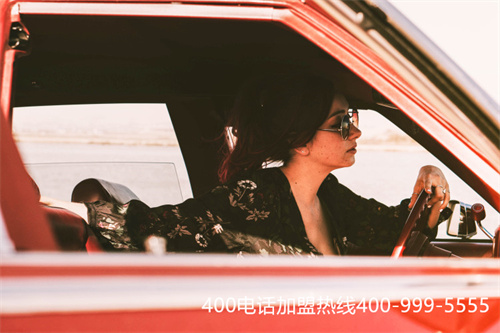 (400電話對(duì)服務(wù)行業(yè)的意義在哪)(400電話辦理展現(xiàn)企業(yè)服務(wù)質(zhì)量)